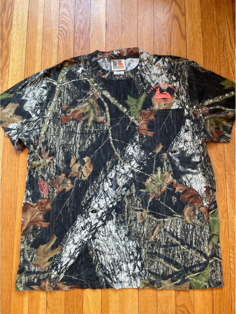 Russell Outdoors Men's XL Camo Hunting With Hounds T-Shirt S&R Sporting Goods